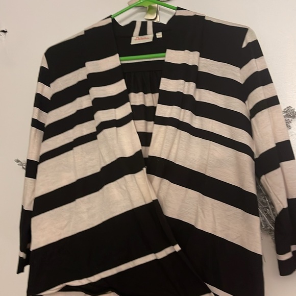 Top - Picture 2 of 8